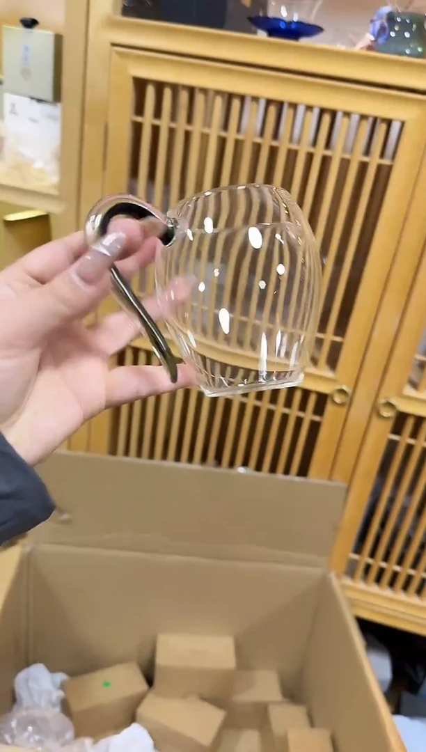 绿凤尾怡然公道杯