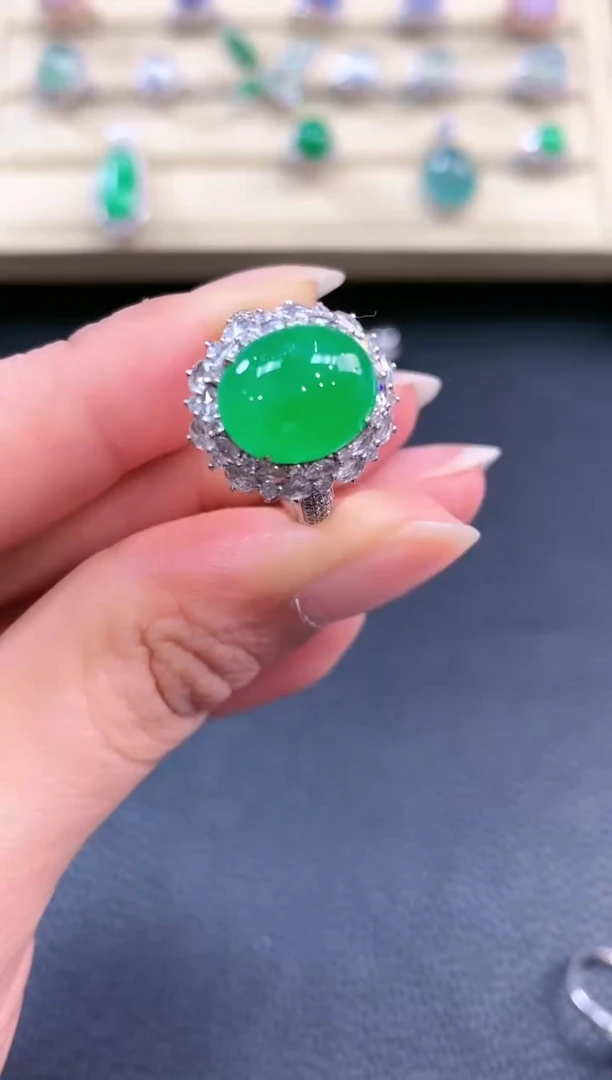 【闪购商品】翡翠戒指18K金镶嵌b155