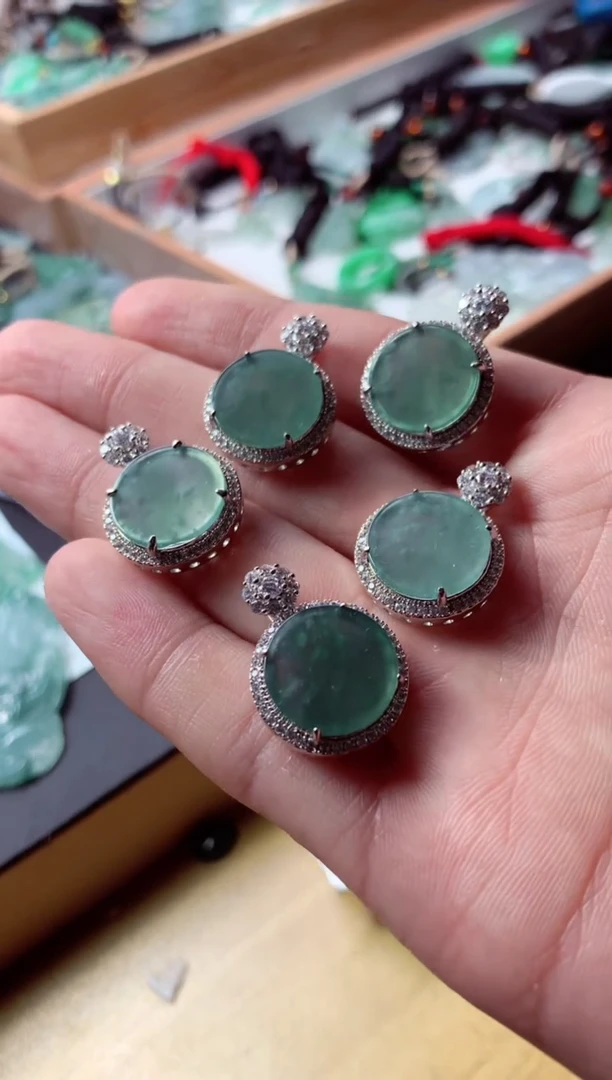 【闪购商品】翡翠颈饰未镶嵌多样性发货 发其一 天然翡翠