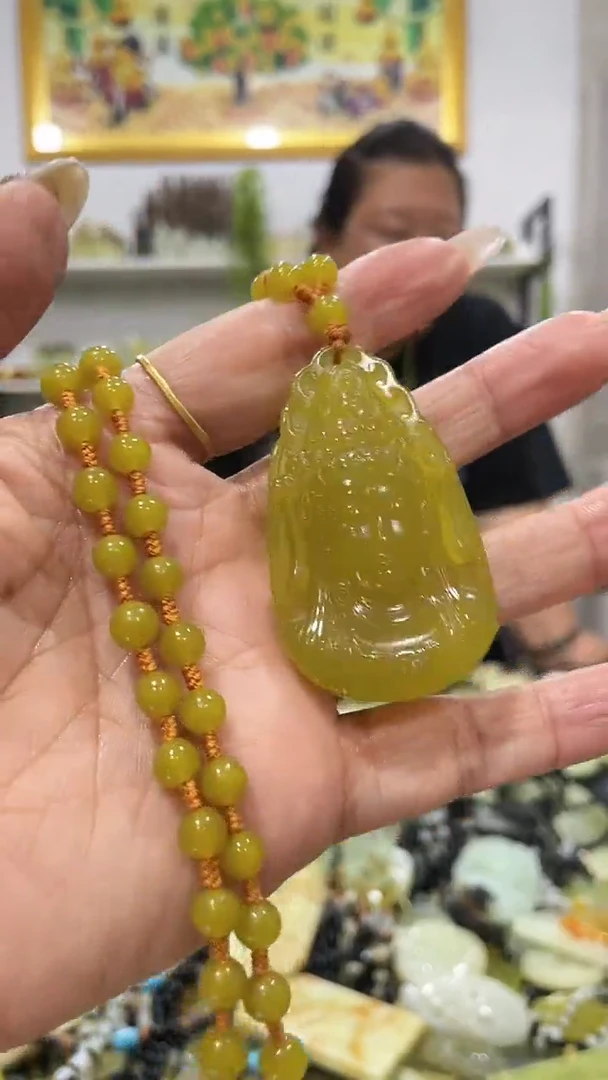 岫玉未镶嵌吊坠