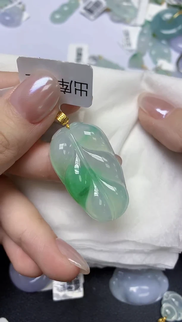 翡翠18K金镶嵌颈饰天然缅甸翡翠A货百元以上9元证书费自理