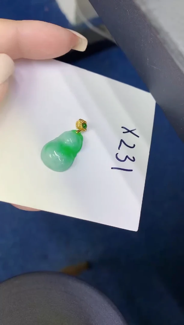 颈饰未镶嵌翡翠缅甸天然翡翠A货