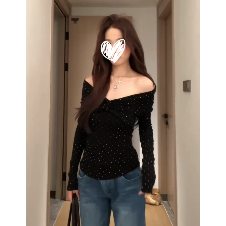 韩系辣妹一字肩扭结烫钻长袖T恤女秋季新款性感露肩修身显瘦上衣