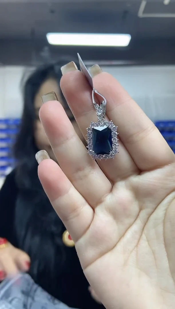 【闪购商品】蓝宝石吊坠(不含链)未镶嵌多样性发其一颜色微差