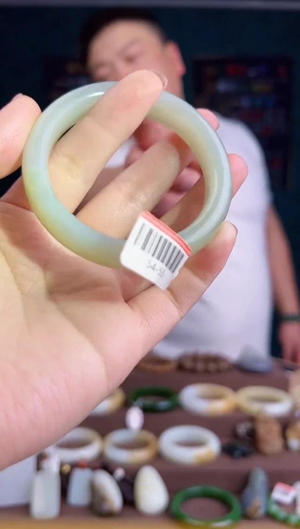 【闪购商品】和田玉手镯未镶嵌ZZ 拍一发一 多样性发货54-55