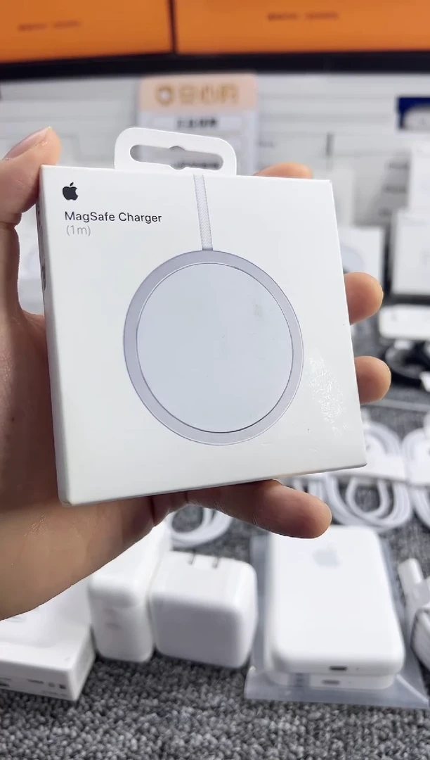 准新品港版25W编织款无线磁吸充一手带盒未使用