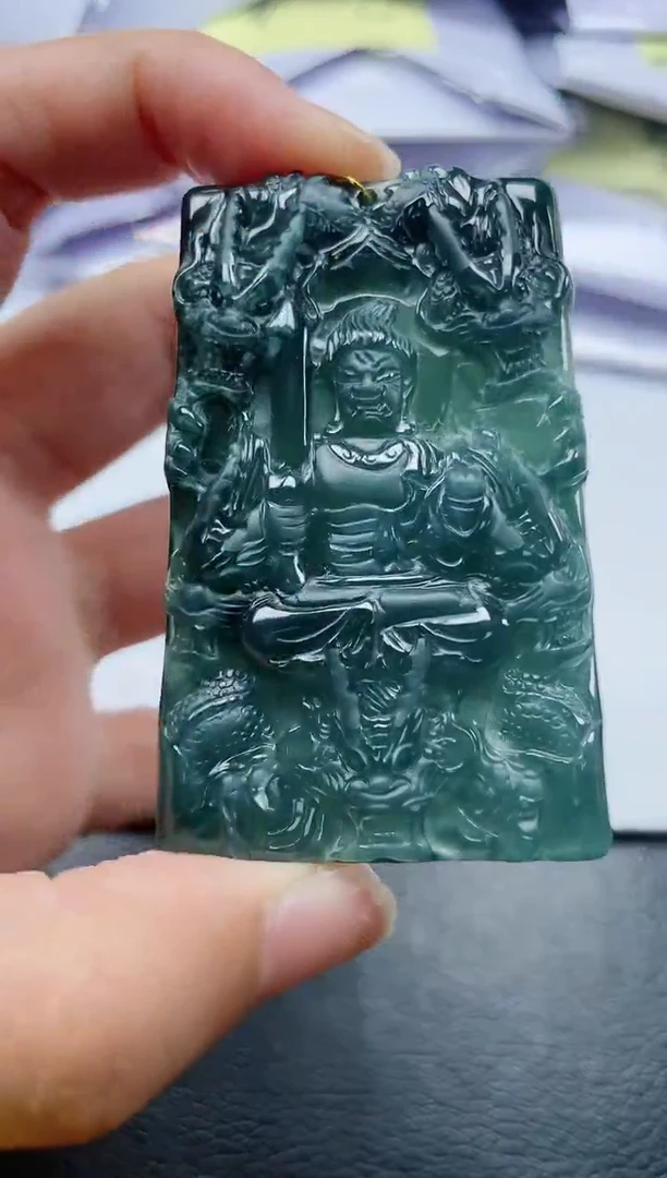 翡翠未镶嵌颈饰