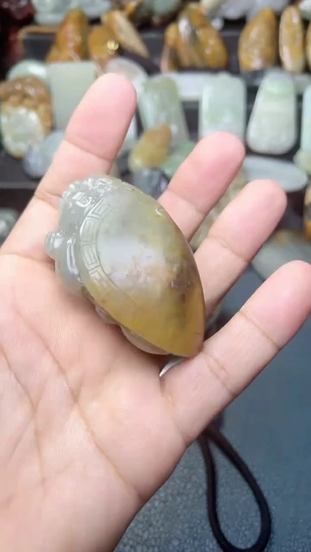 未镶嵌和田玉把件-