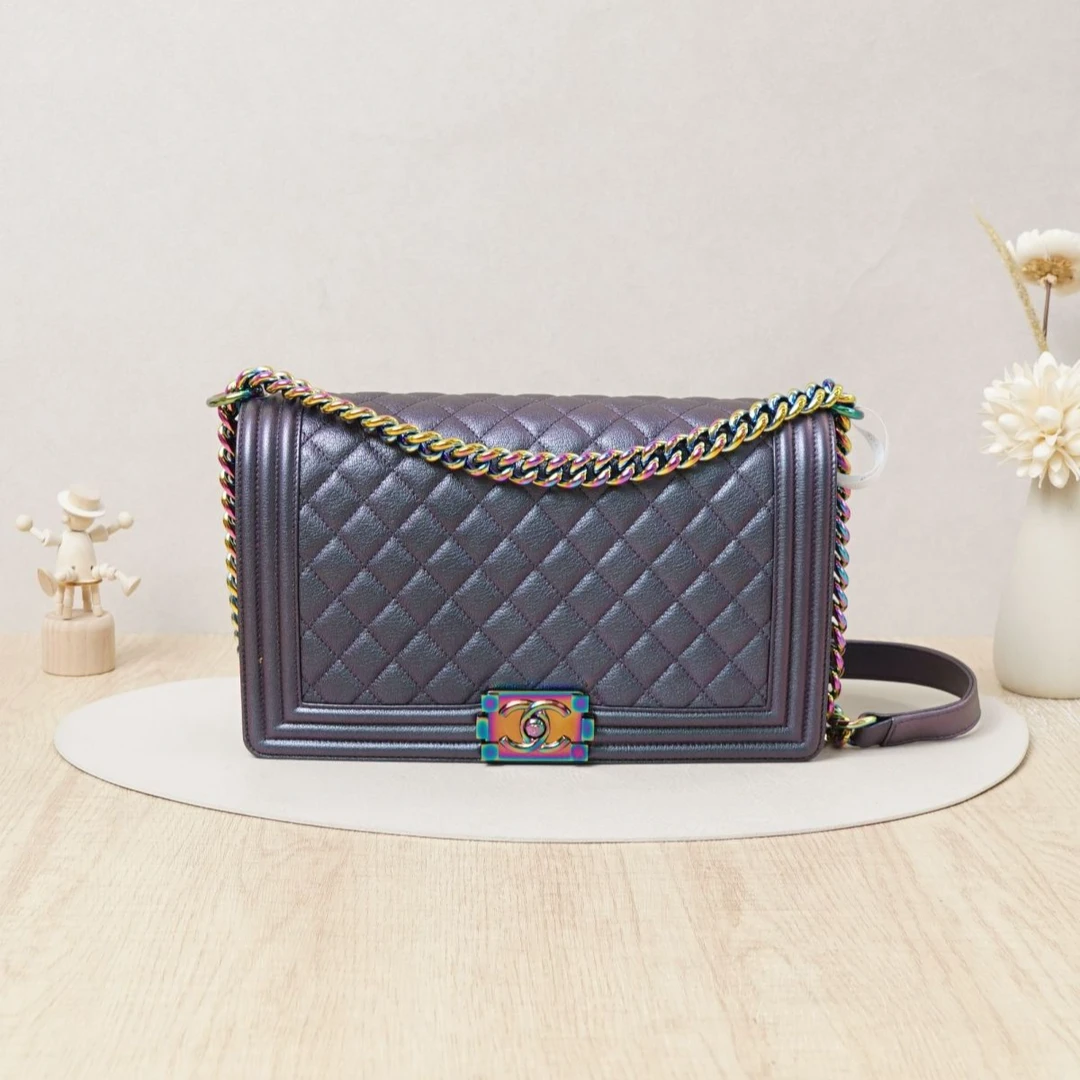 95新 Chanel/香奈儿 香奈儿leboy中号炫彩紫21开/DS037565