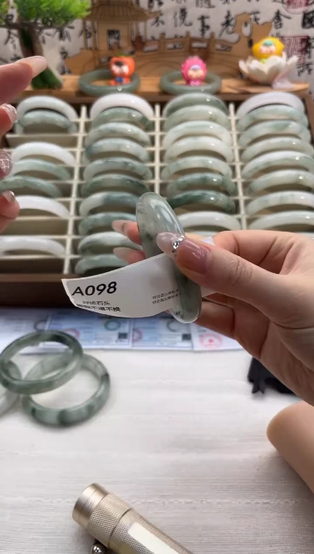 未镶嵌手镯石英质玉全品福利098