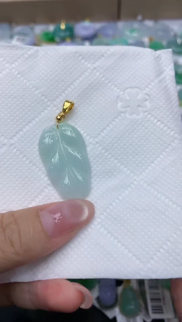 翡翠未镶嵌颈饰111111111