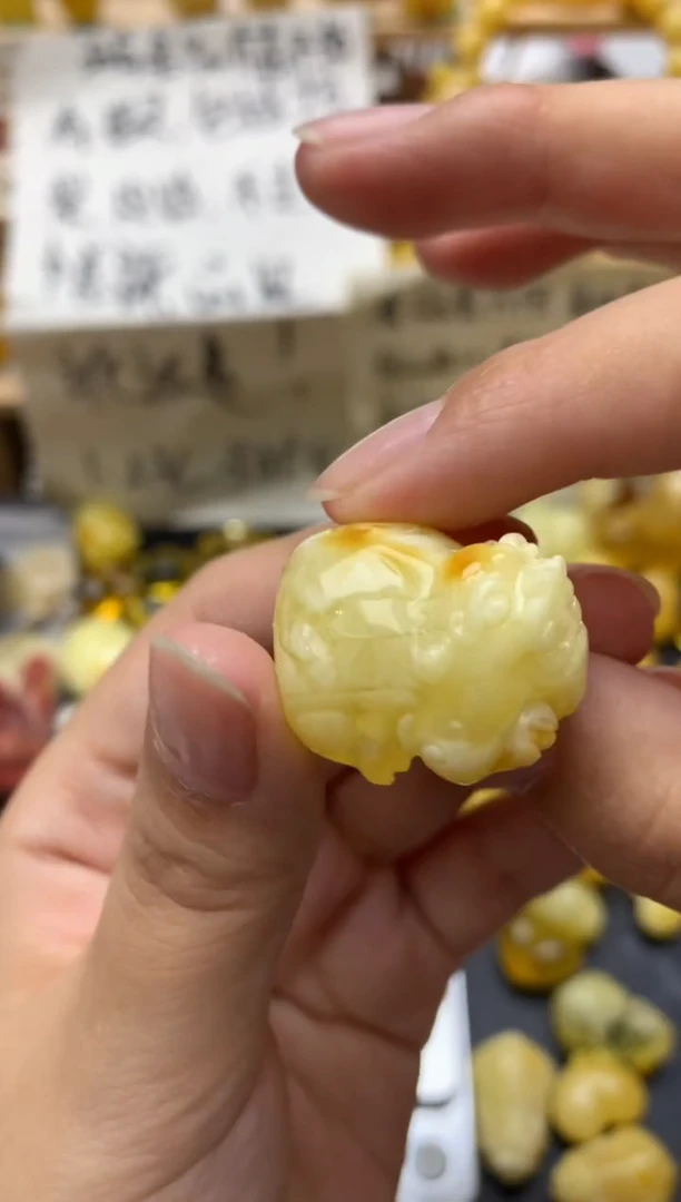 琥珀未镶嵌珠宝奇石150琥珀蜜蜡微瑕