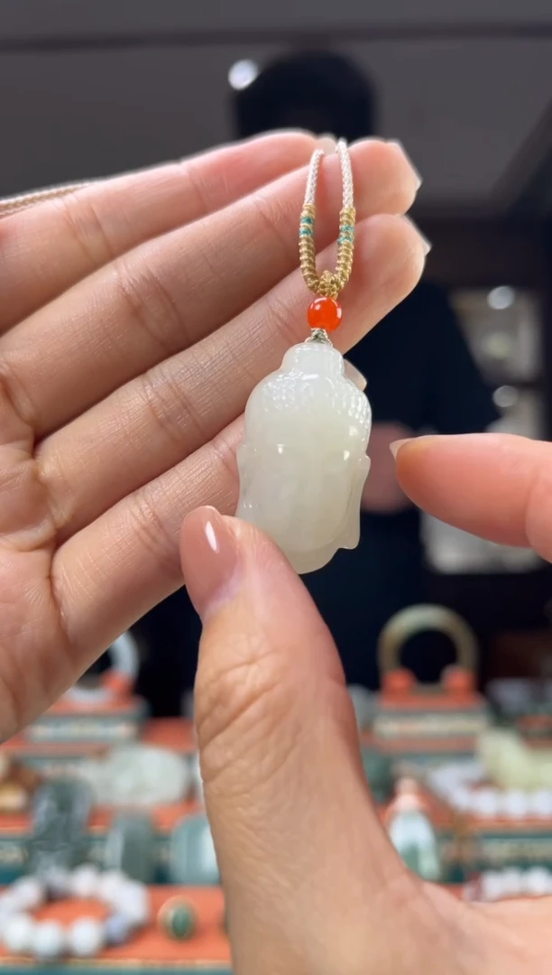 和田玉未镶嵌颈饰佩佩