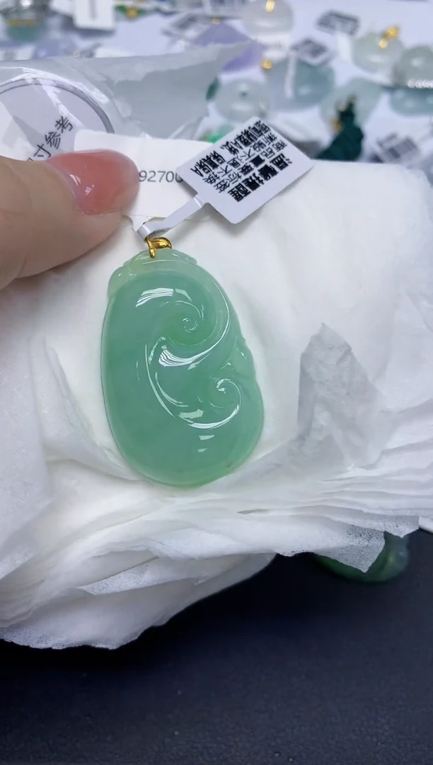 颈饰18K金镶嵌翡翠天然缅甸翡翠A货多样性发一件