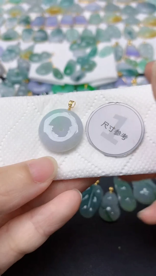 翡翠18K金镶嵌颈饰天然缅甸A货翡翠