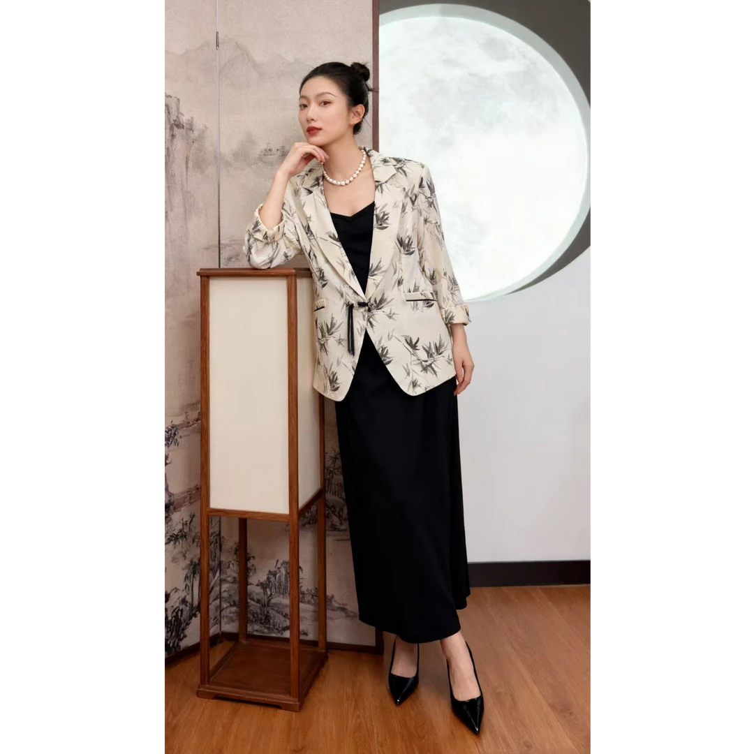 断码清仓--TA262时尚气质七分袖薄款西装外套搭背心裙两件套