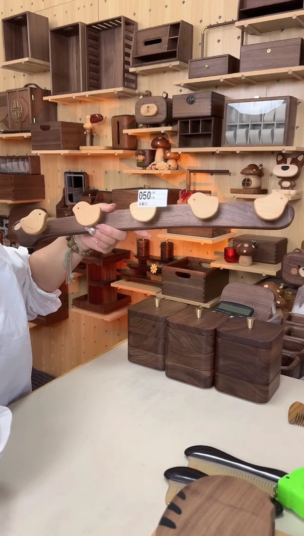 木050号黑胡桃微瑕小鸟衣钩