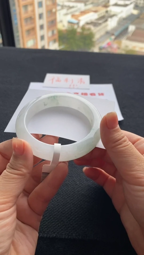 【闪购商品】翡翠手镯未镶嵌买断价XW23016546
