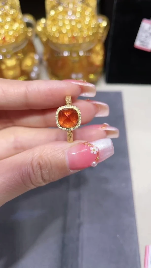 18K金镶嵌芬达石戒指