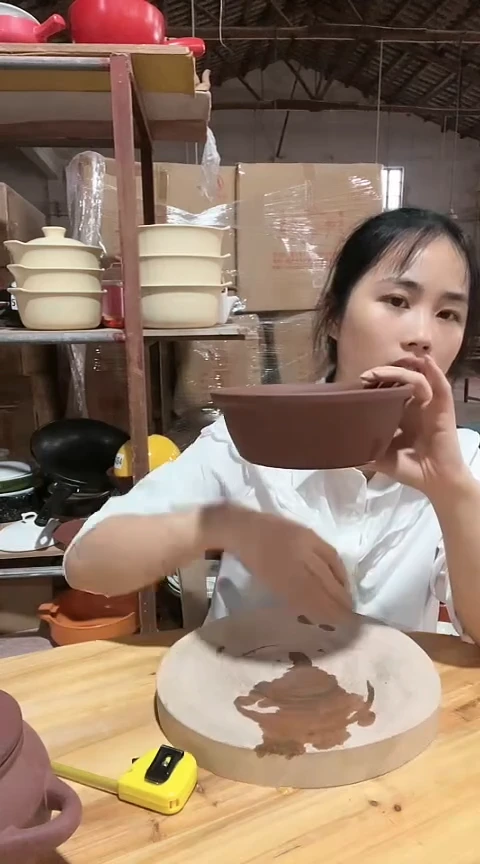 陶明显瑕疵紫砂扣肉碗不圆色差