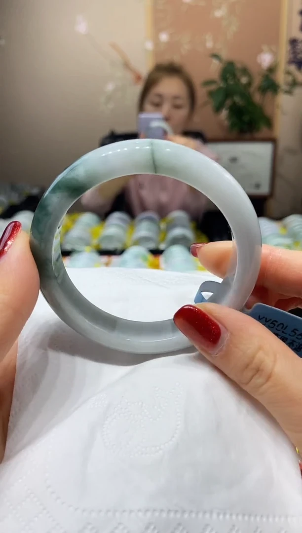 【闪购商品】翡翠手镯未镶嵌56.8圈口