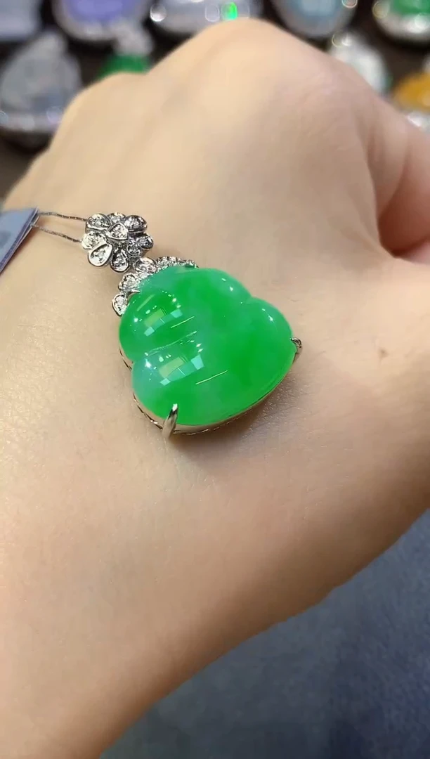 吊坠(不含链)18K金镶嵌翡翠A38