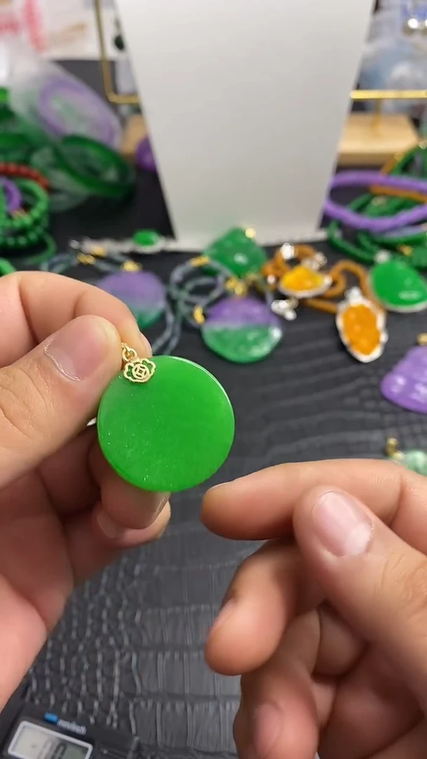 颈饰未镶嵌翡翠S004