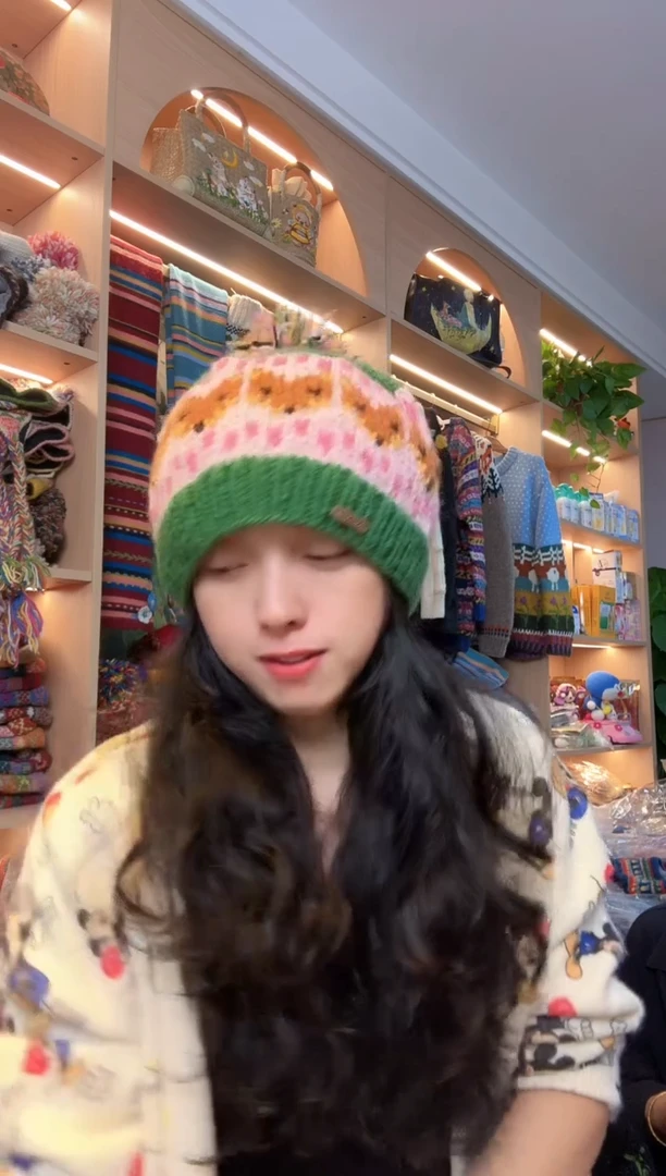 绿边粉绿狐狸单球帽
