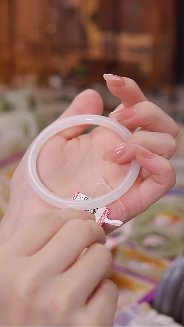 未镶嵌手镯和田玉手镯 61