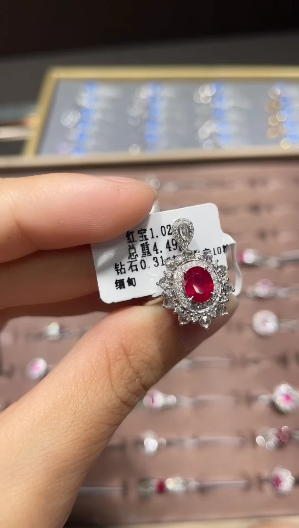 18K金镶嵌戒指红宝石1