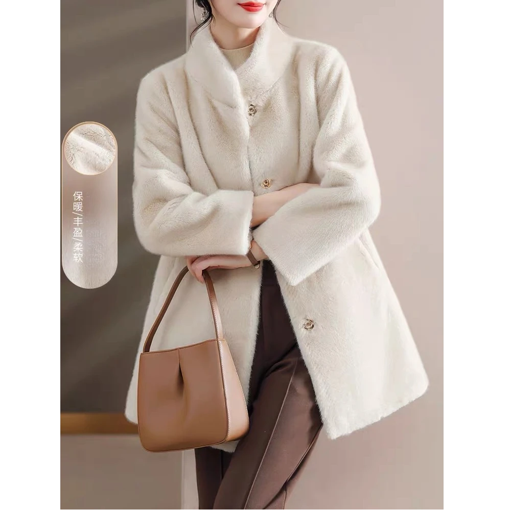 D396 冬季新款年轻款时尚显瘦气质大衣短款设计感翻领外套女