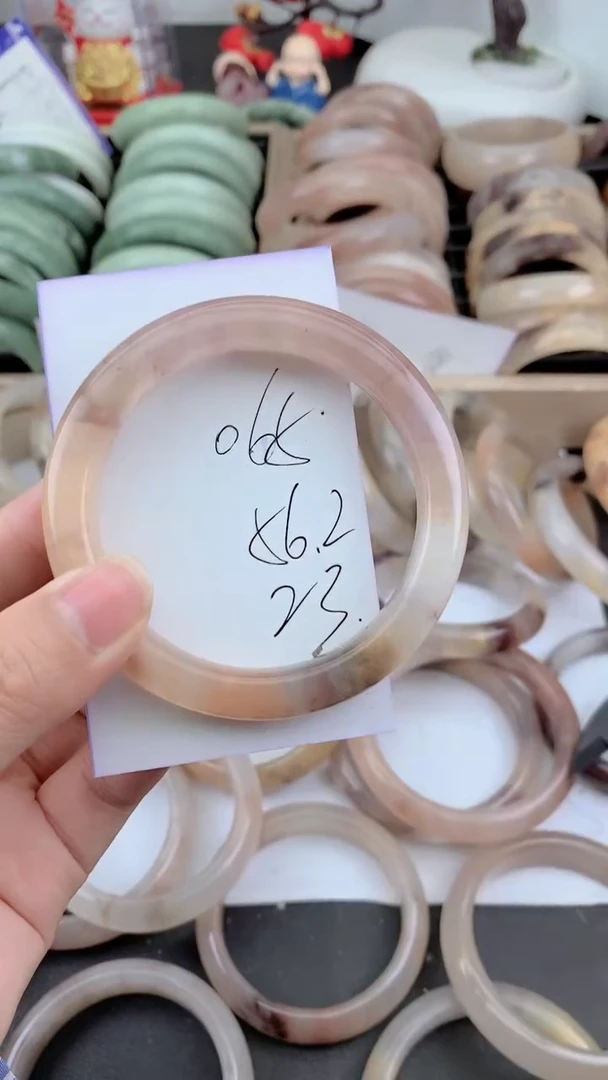 未镶嵌手镯石英质玉065