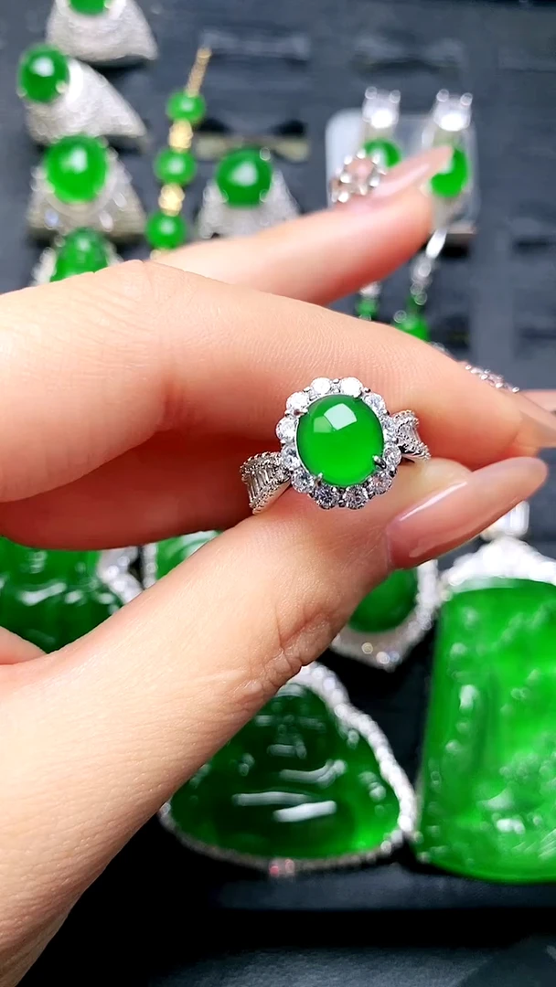 【闪购商品】翡翠戒指银S925镶嵌女戒