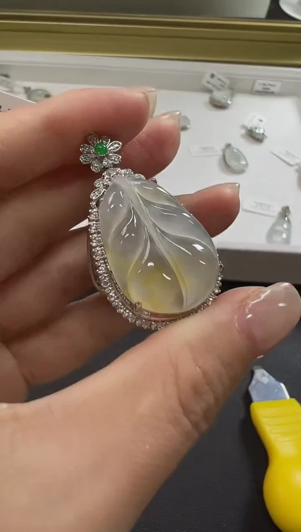 颈饰18K金镶嵌翡翠KYYC1206-048