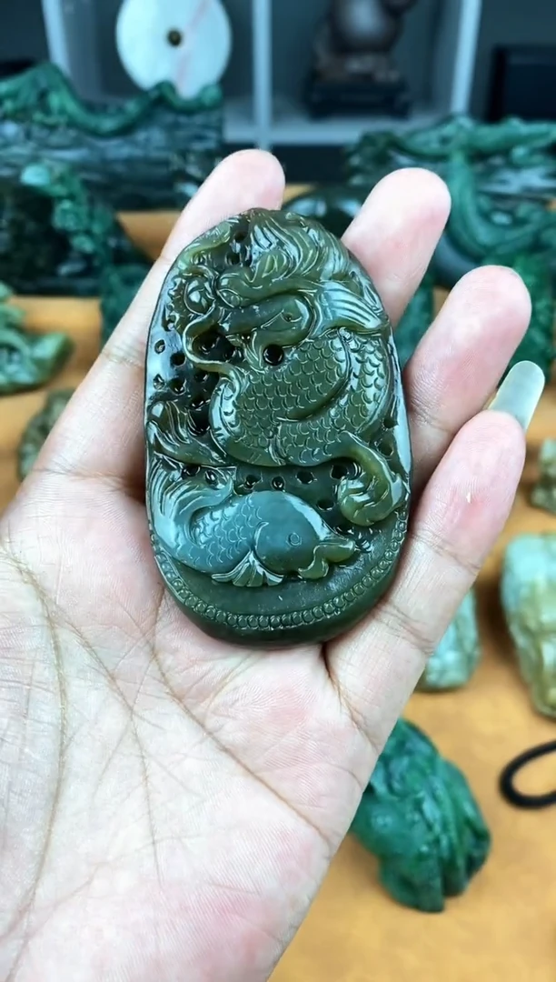 颈饰未镶嵌和田玉1
