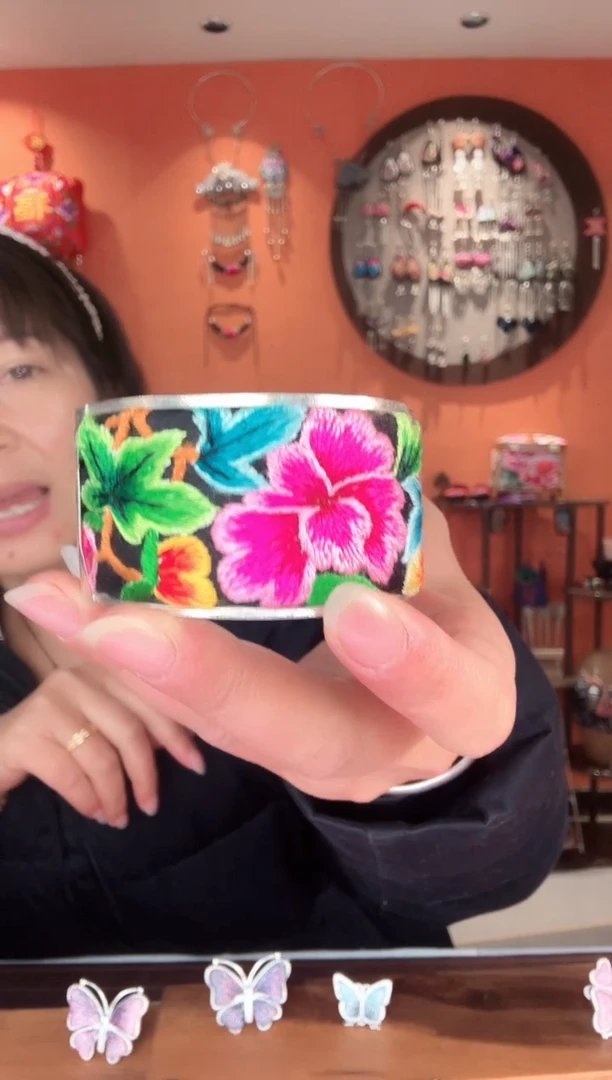 织绣手工苗银苗绣饰品12手镯