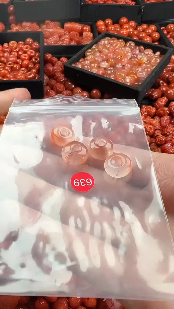 颈饰未镶嵌南红玛瑙1