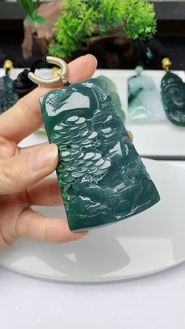 【闪购商品】翡翠颈饰未镶嵌