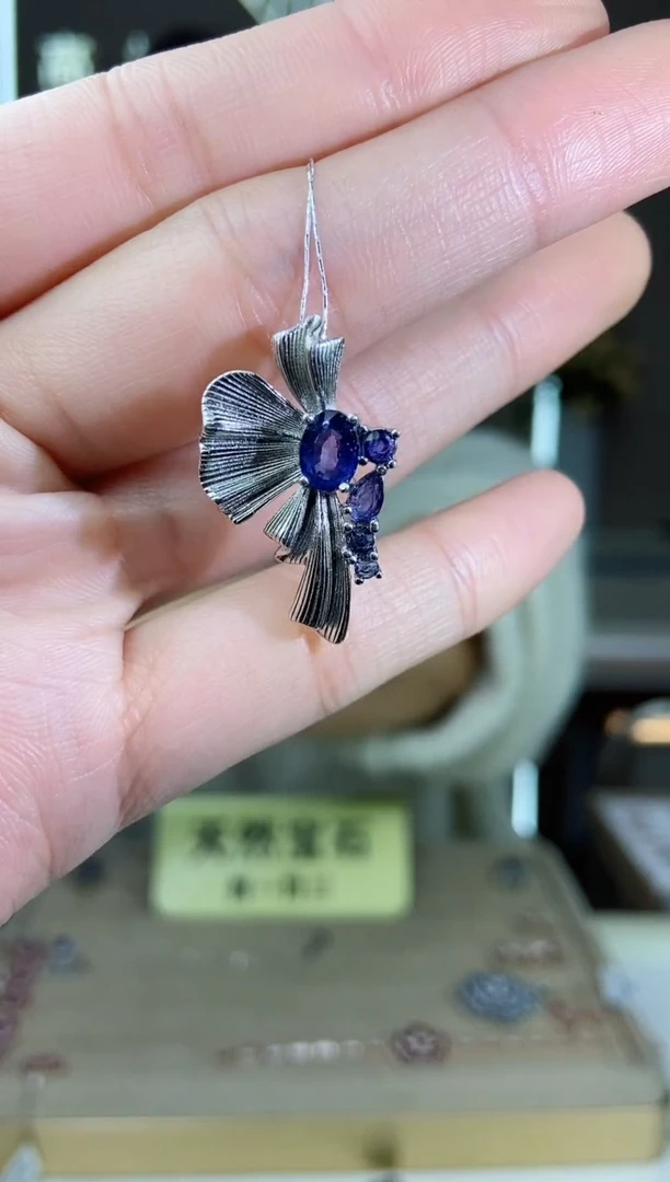 【闪购商品】蓝宝石颈饰银S925镶嵌颈饰