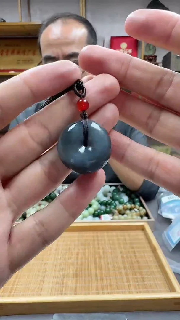 未镶嵌和田玉挂件1