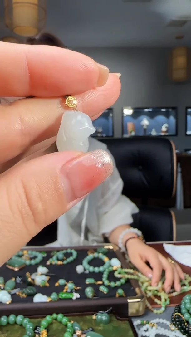 和田玉18K金镶嵌吊坠(不含链)1