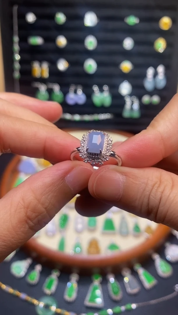 翡翠戒指18K金镶嵌冰粉紫切割面戒指