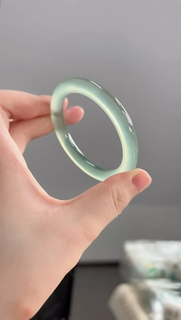 玛瑙/玉髓手镯未镶嵌54圈