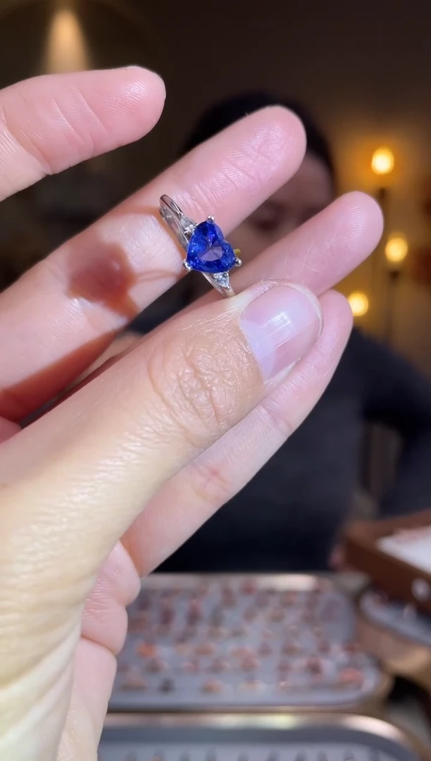 手饰蓝宝石银S925镶嵌手饰