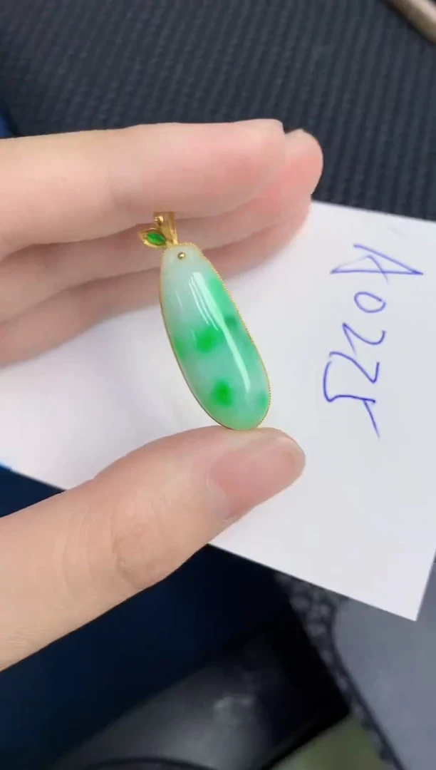 【闪购商品】翡翠颈饰18K金镶嵌0000000000