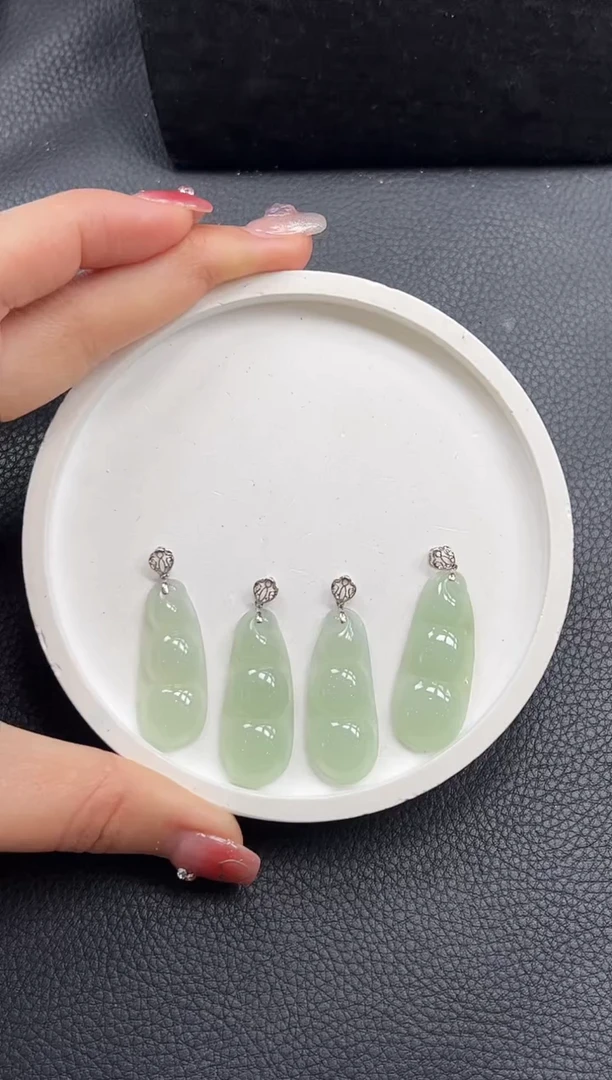 【闪购商品】翡翠颈饰18K金镶嵌YM1130-1豆豆多样性发1件