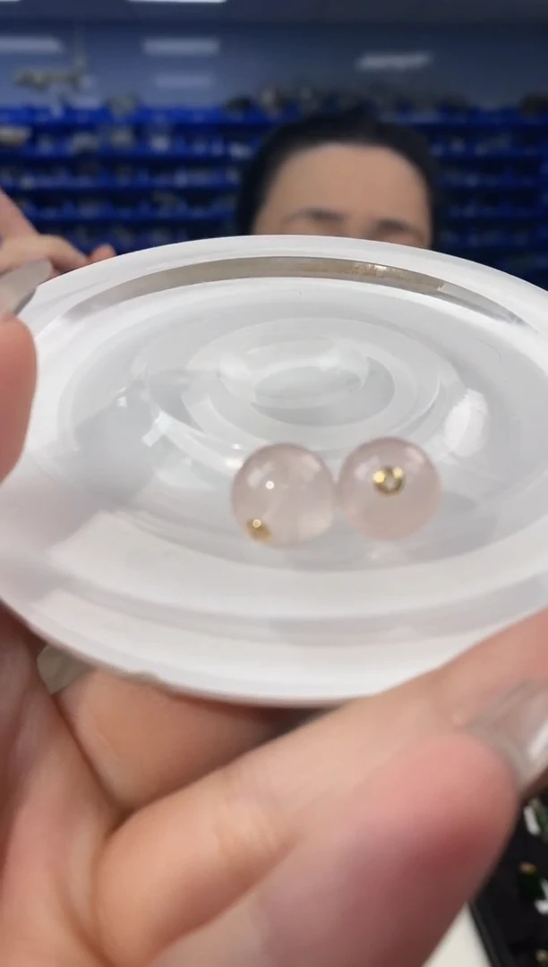 18K金镶嵌吊坠(不含链)水晶  多样性发货发其一