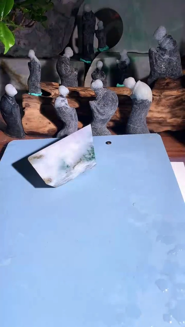 翡翠未镶嵌吊坠(不含链)心**惧D893