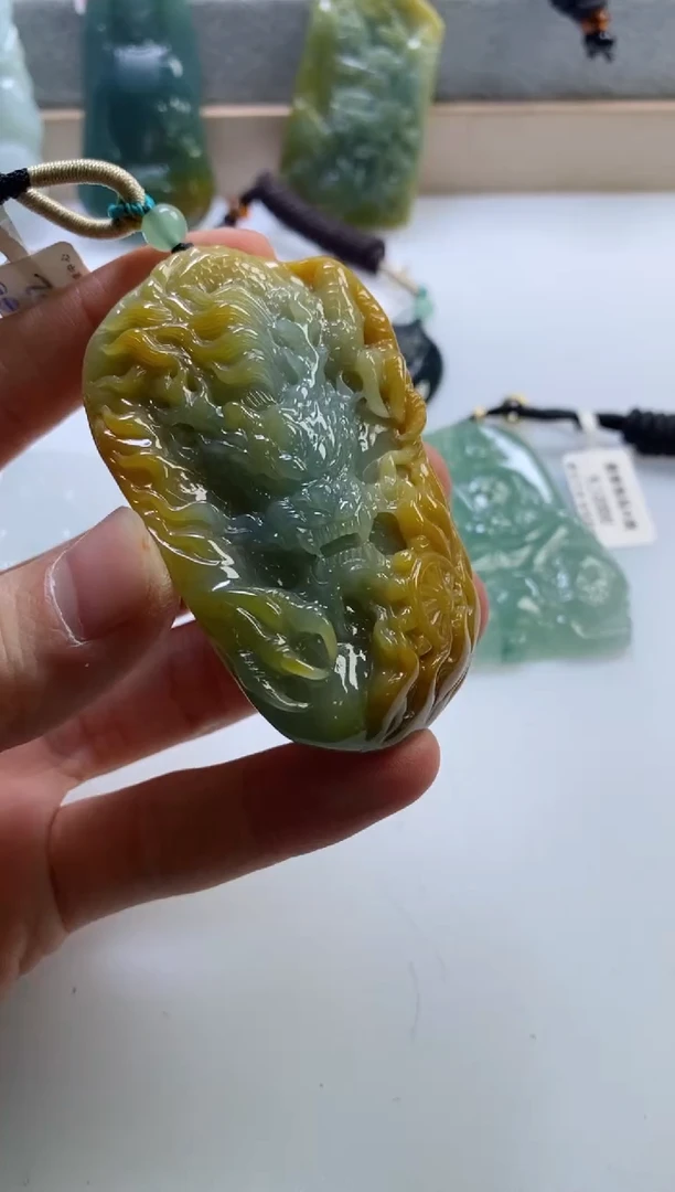 【闪购商品】翡翠挂件未镶嵌