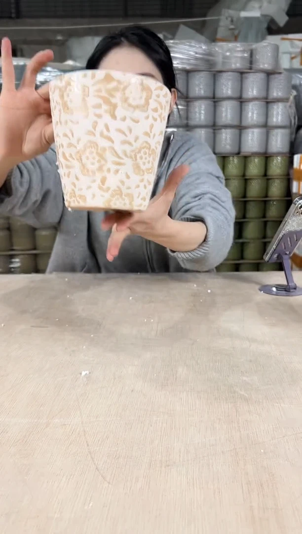 【闪购商品】陶瓷圆筒缩点小号14x13